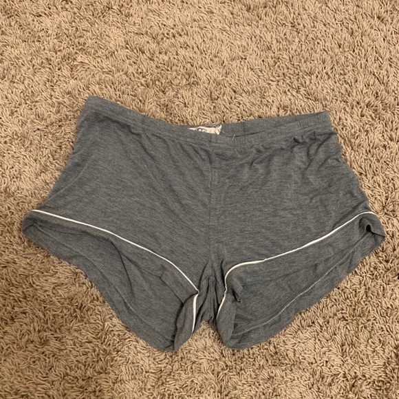 UGG Pants - Cozy shorts